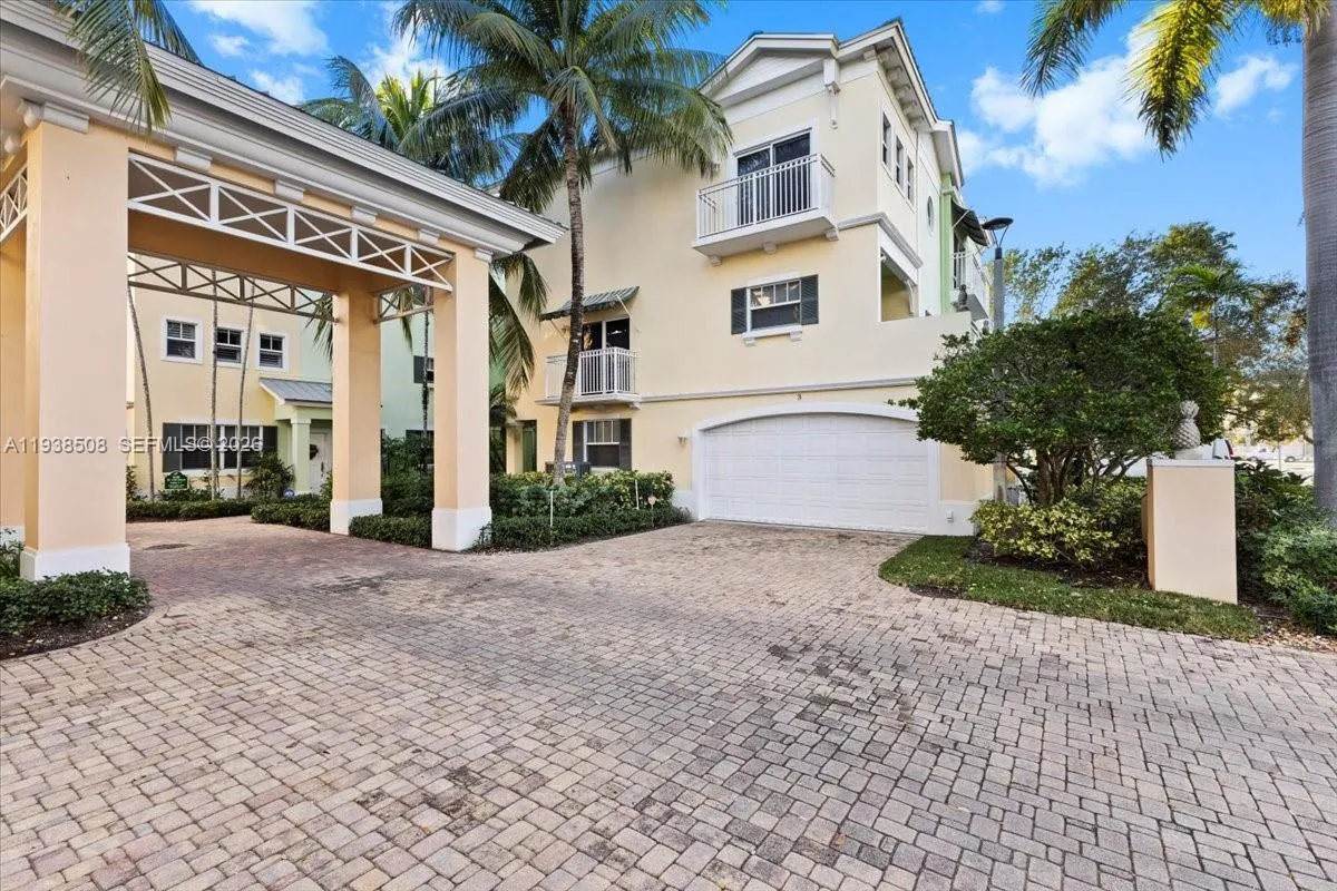 630 SE 15th St # 3, Fort Lauderdale FL 33316