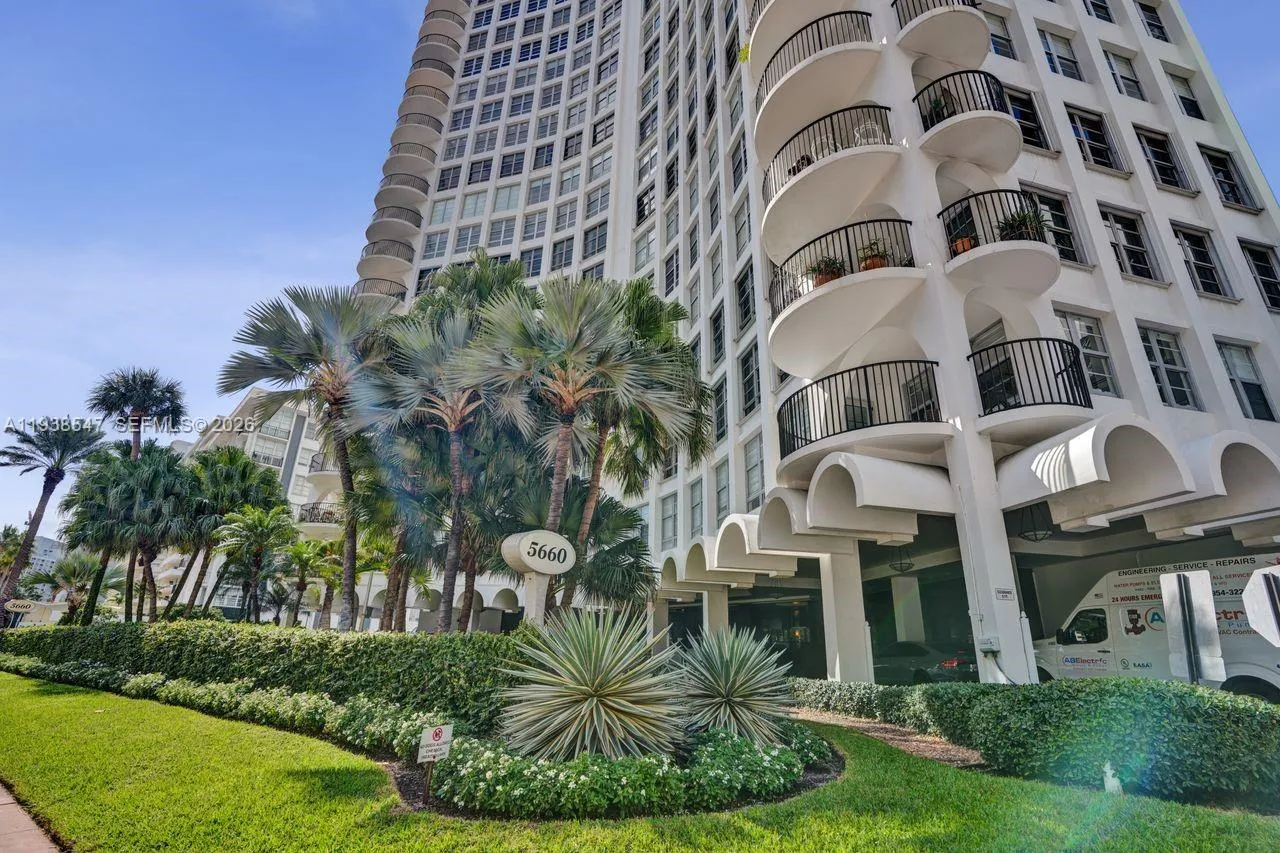 5660 COLLINS, Miami Beach FL 33140
