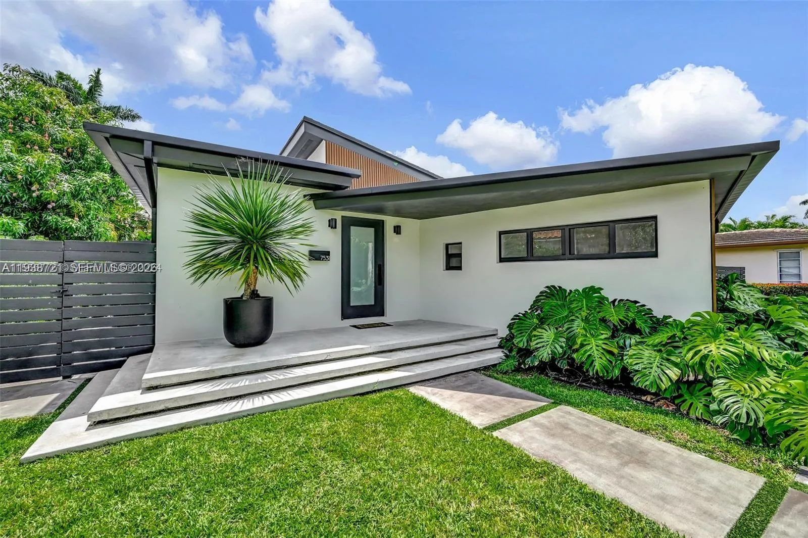 7531 Miami View Dr, North Bay Village FL 33141