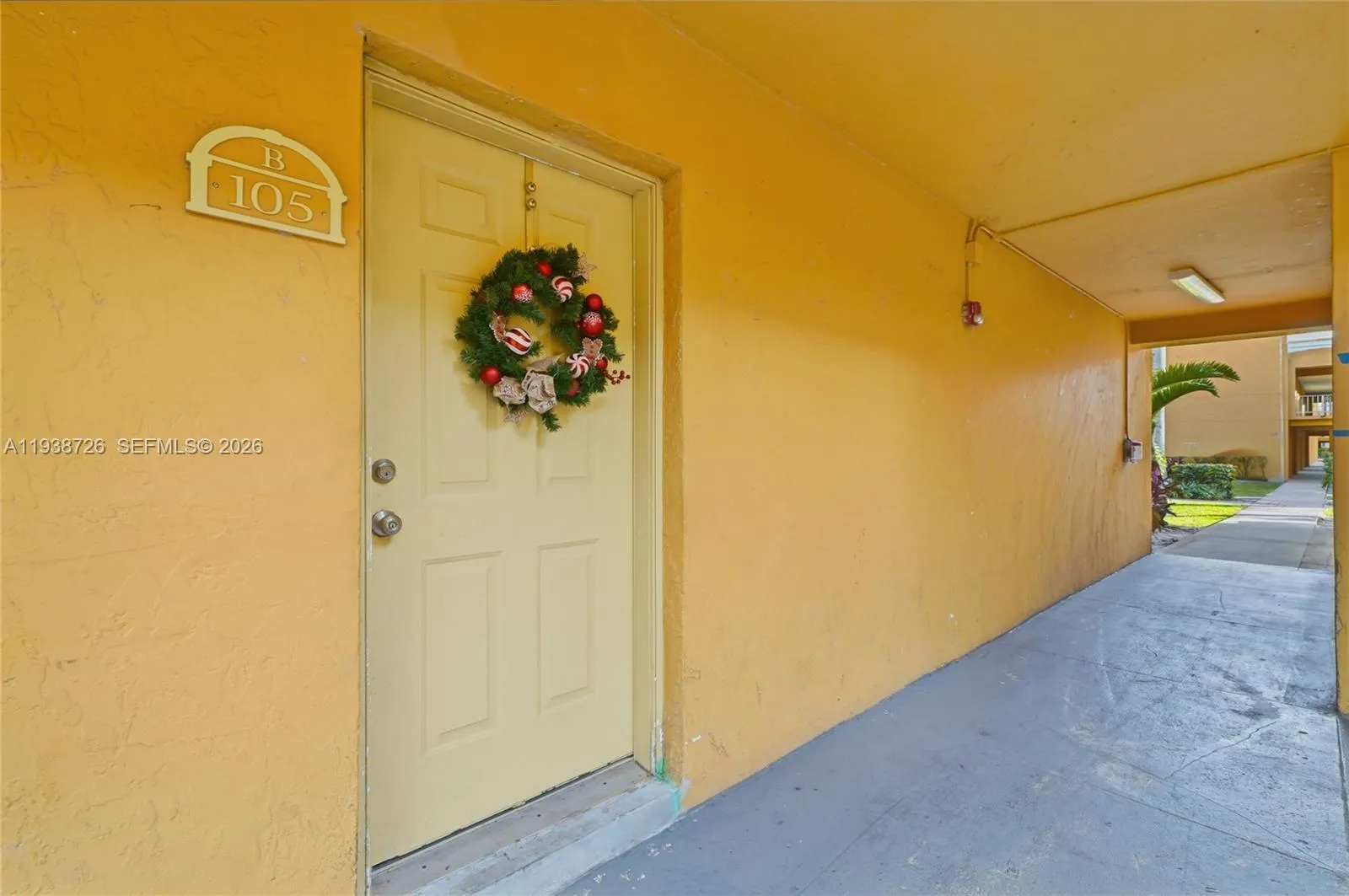 2 bedroom 2 bath for sale at 18101 NW 68th Ave # B105, Hialeah FL 33015