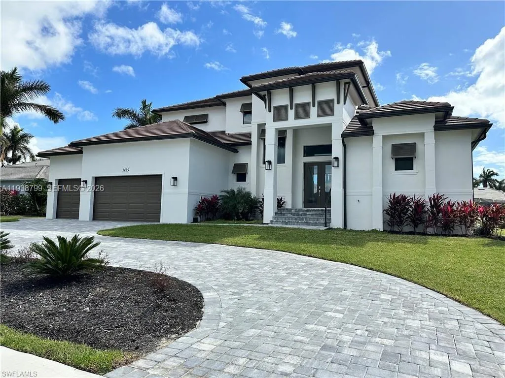 5 bedroom 3 bath for sale at 654 Bamboo Ct, Marco Island FL 34145