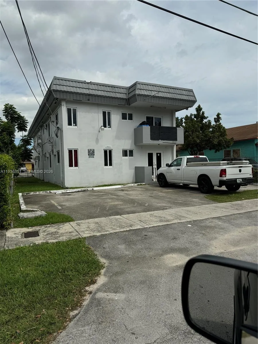 2 bedroom 1 bath for rent at 1861 NW 19th St # 4, Miami FL 33125