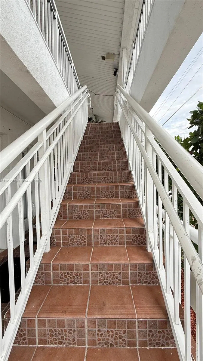 330 74th St # 16, Miami Beach FL 33141