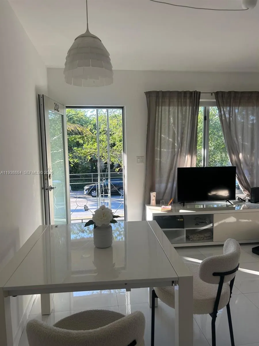 801 15th St # 202, Miami Beach FL 33139