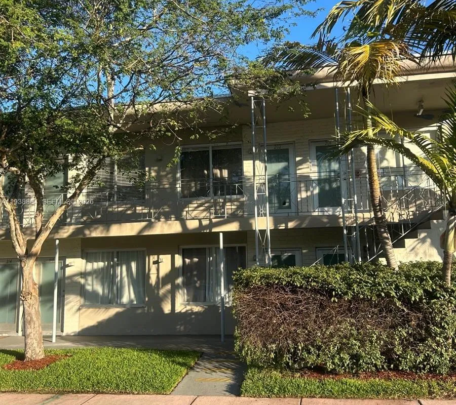 801 15th St # 202, Miami Beach FL 33139