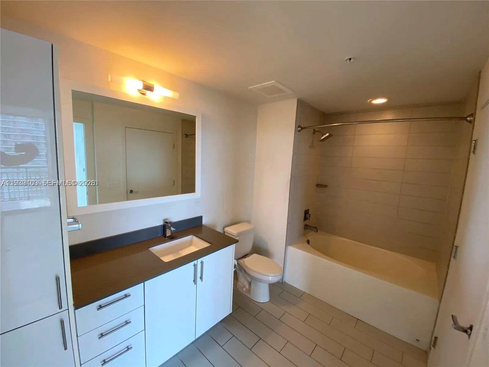 1 bedroom 1 bath for sale at 999 SW 1st Ave # 2703, Miami FL 33130