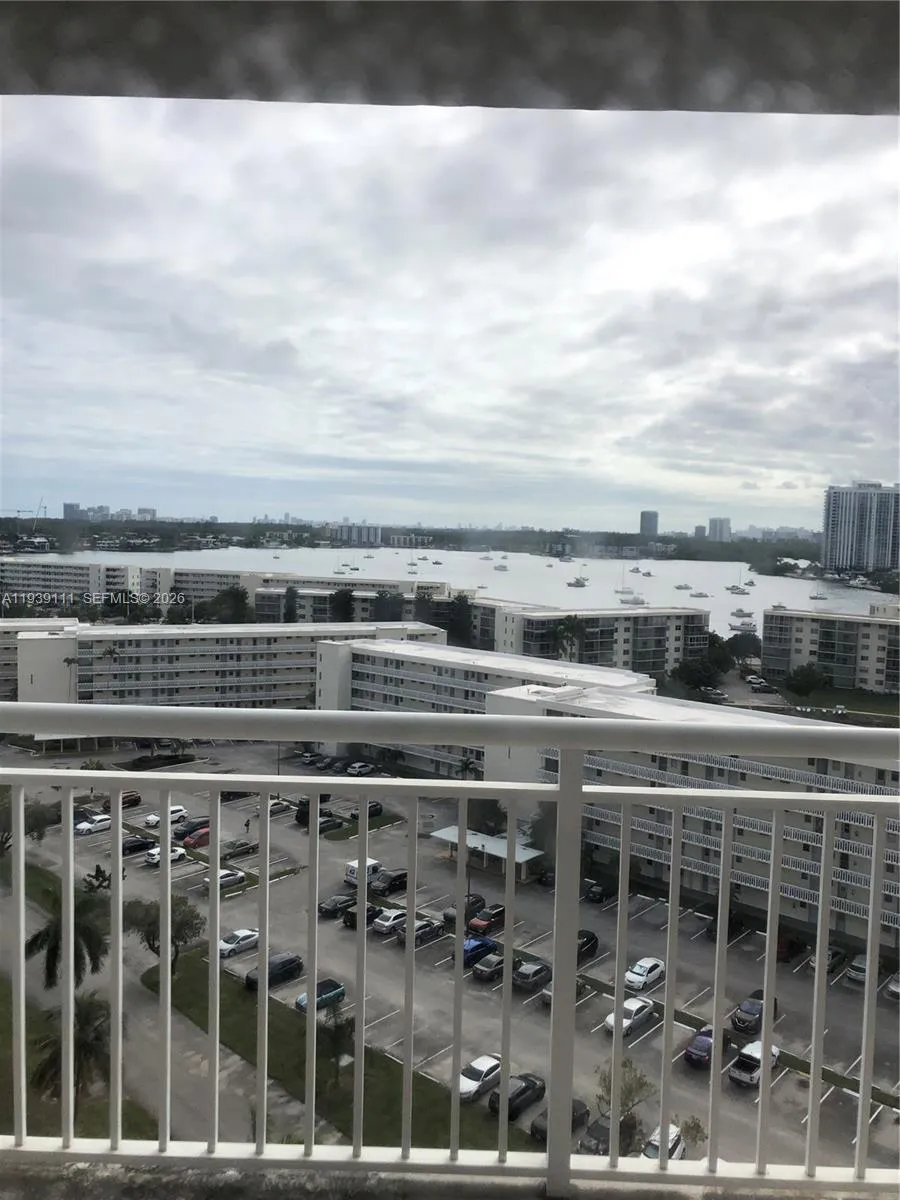 18011 Biscayne Blvd # 1403, Aventura FL 33160