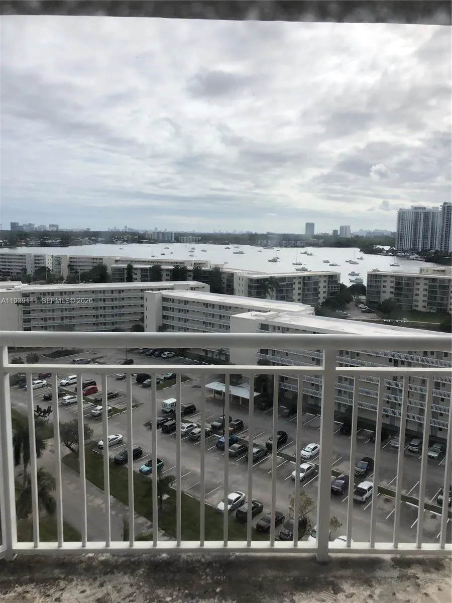 18011 Biscayne Blvd # 1403, Aventura FL 33160