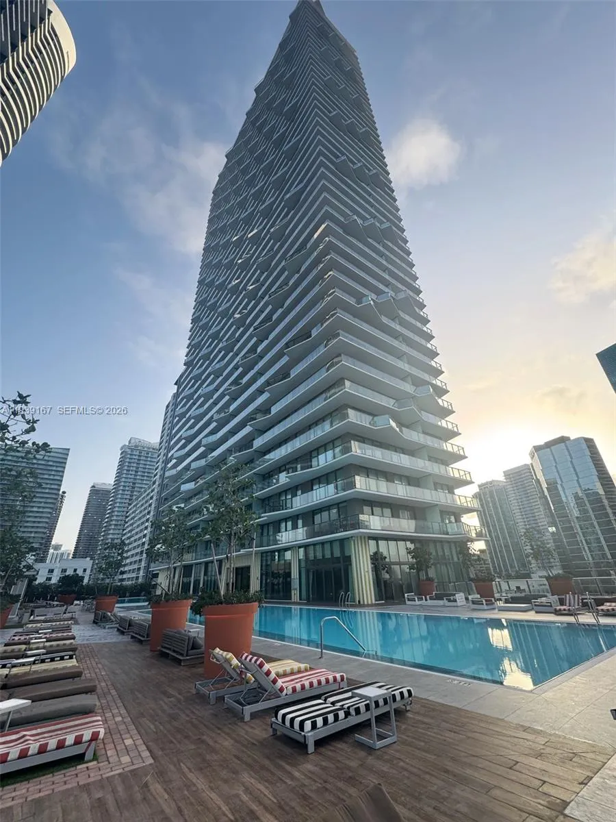 1 bedroom 1 bath for sale at 1300 S Miami Ave # 2808, Miami FL 33130