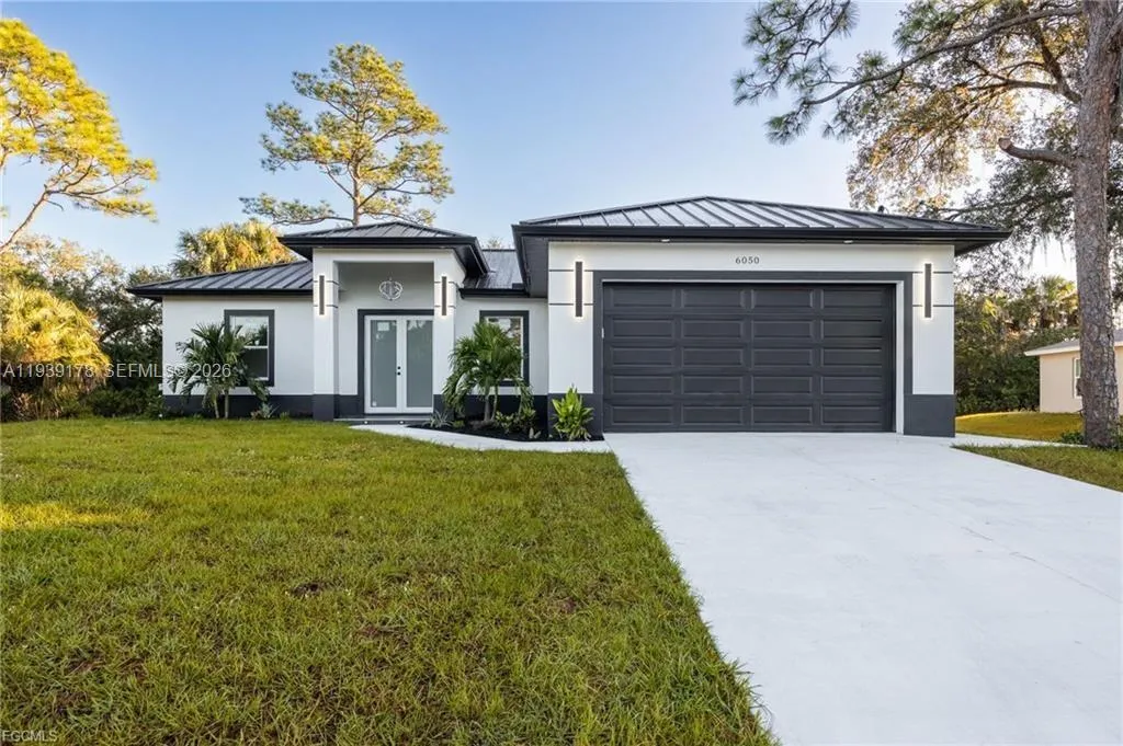 3 bedroom 2 bath Residential for sale at 6050 N Moss Cir, La Belle FL 33935