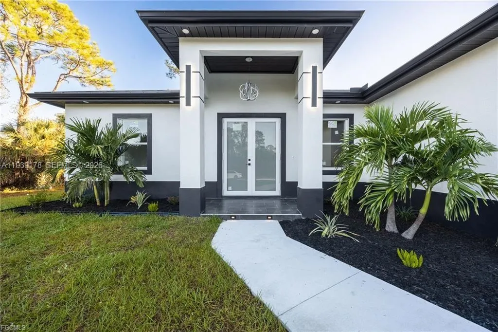 6050 N Moss Cir, La Belle FL 33935