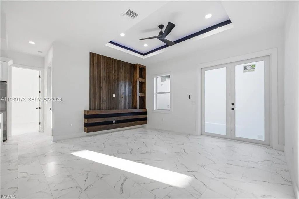 6050 N Moss Cir, La Belle FL 33935