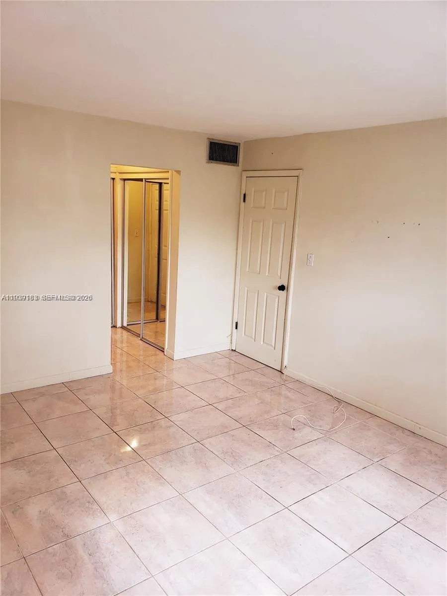 1450 NE 191st St # 201, Miami FL 33179
