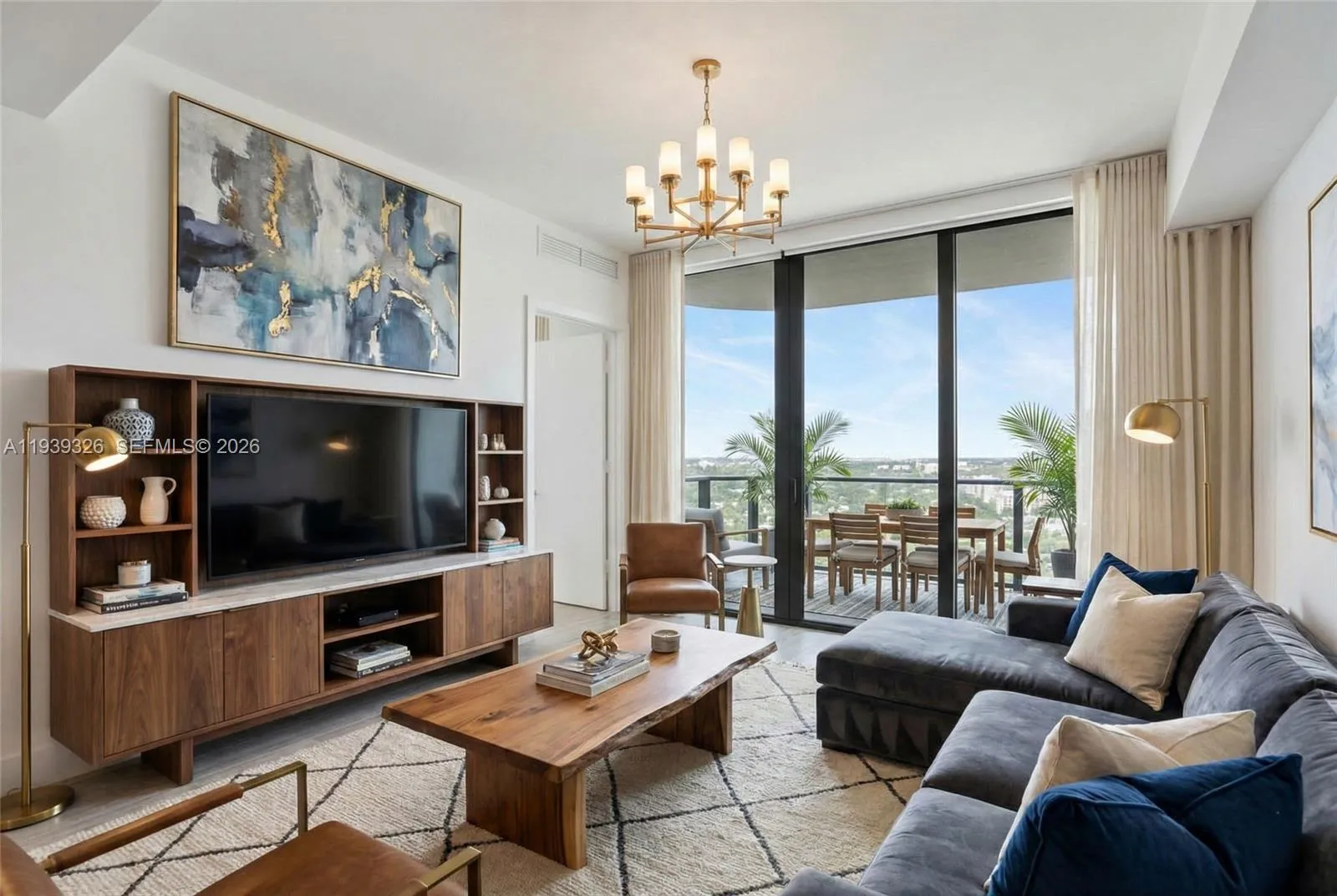 1 bedroom 1 bath for sale at 121 NE 34th St # 2710, Miami FL 33137