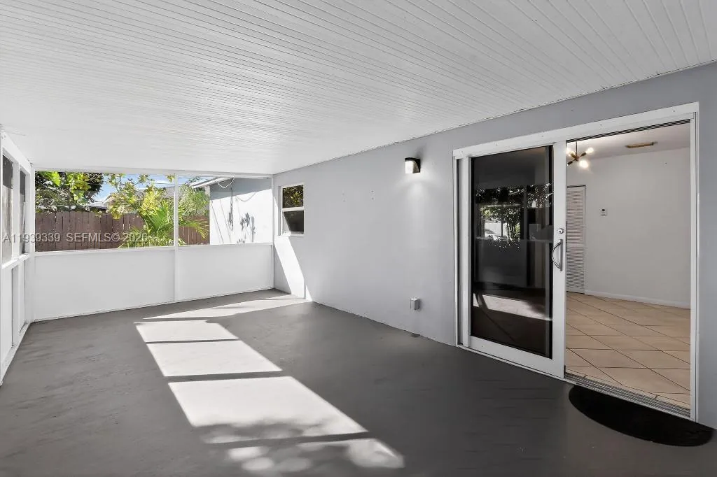 9900 SW 164th Ter, Miami FL 33157