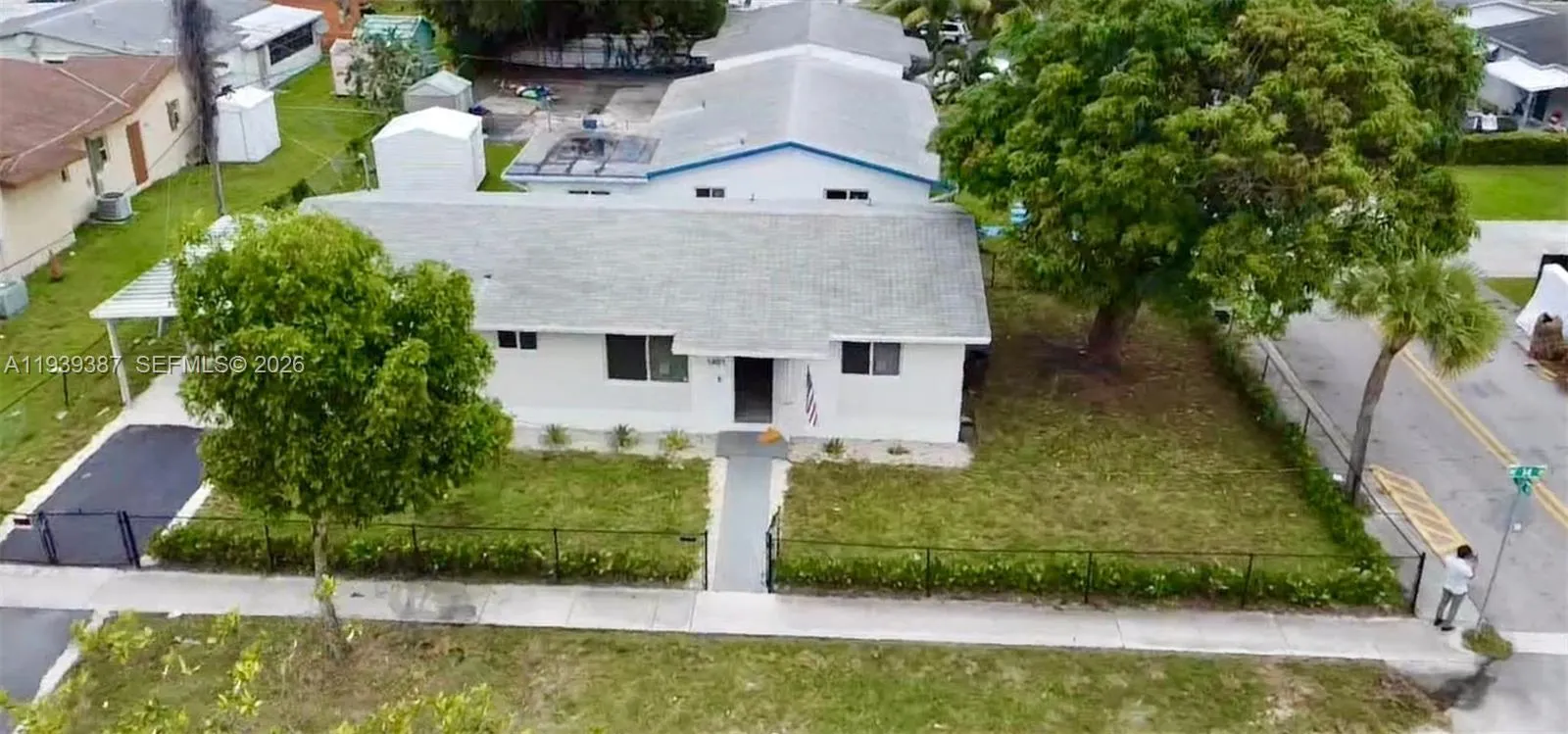 1401 NE 152nd St, North Miami Beach FL 33162