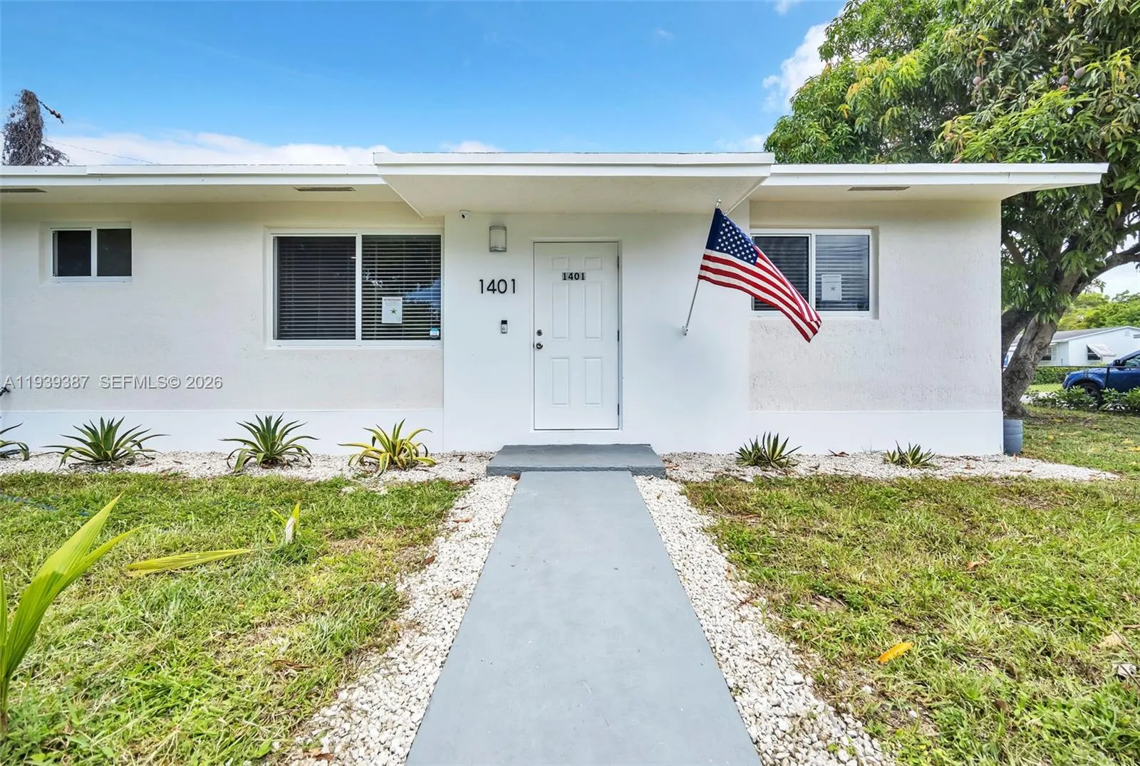 1401 NE 152nd St, North Miami Beach FL 33162