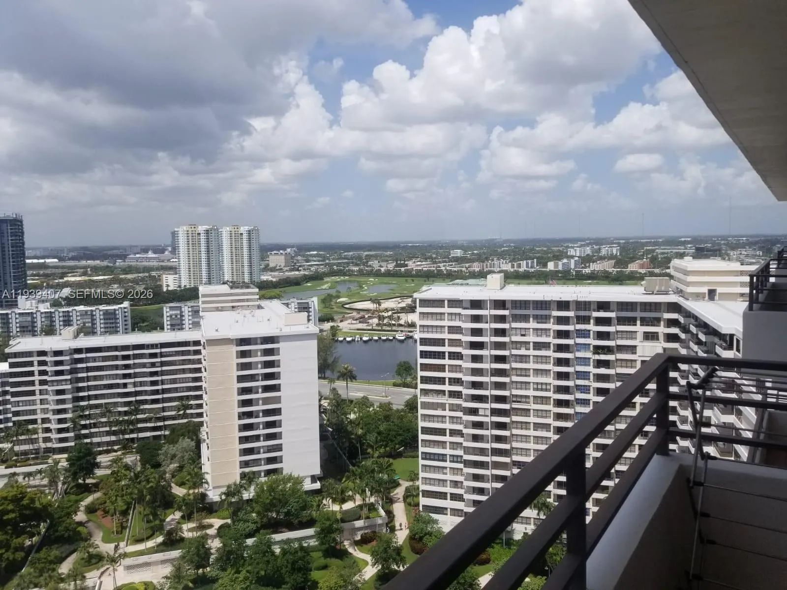 2500 Parkview Dr # 2517, Hallandale Beach FL 33009