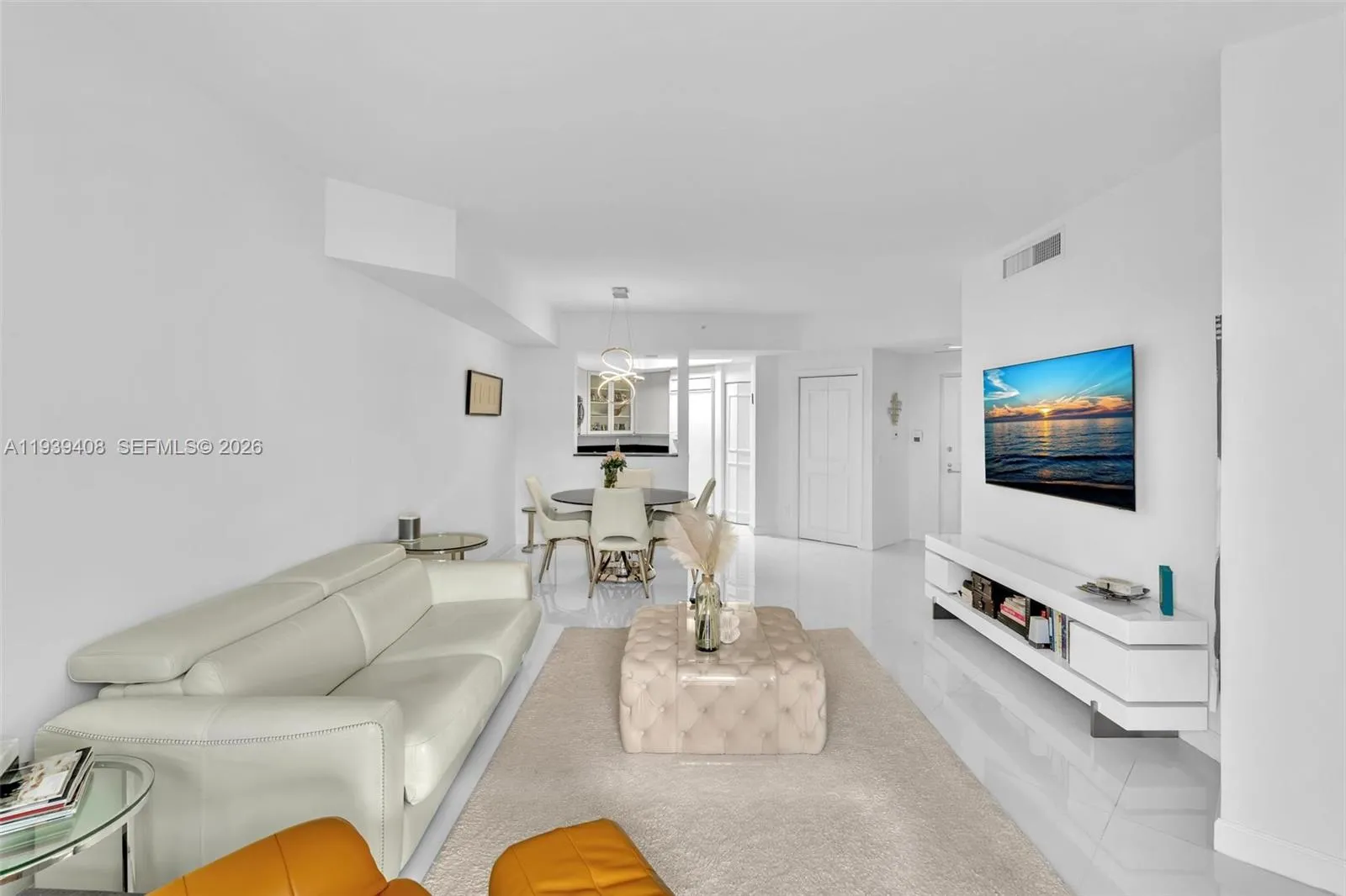 21050 Point Pl # 302, Aventura FL 33180
