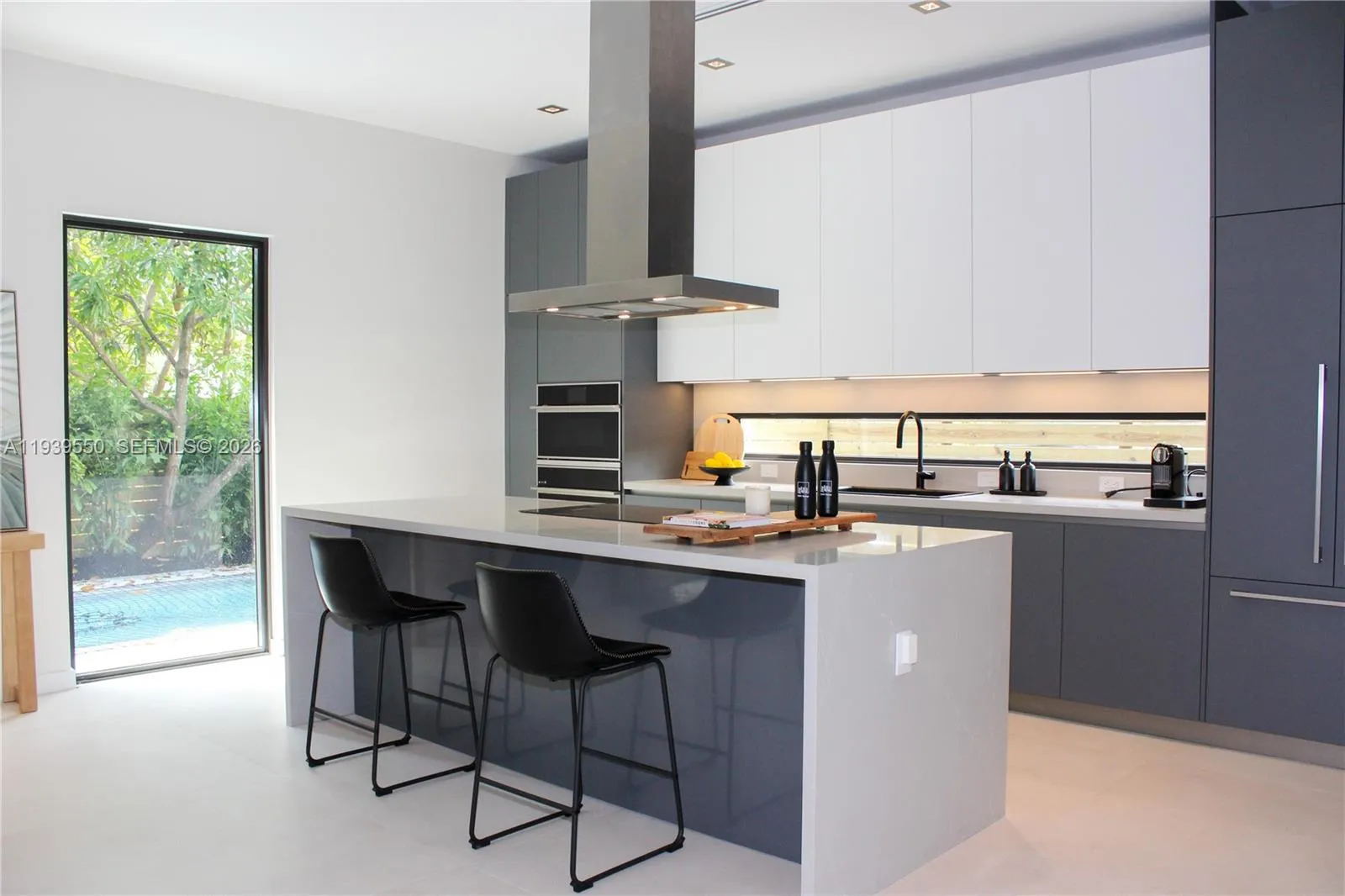 4 bedroom 4 bath for sale at 3540 Oak Ave, Miami FL 33133