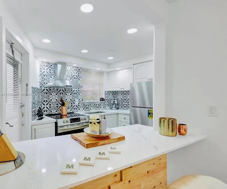 18740 NE 18th Ave # 142, Miami FL 33179