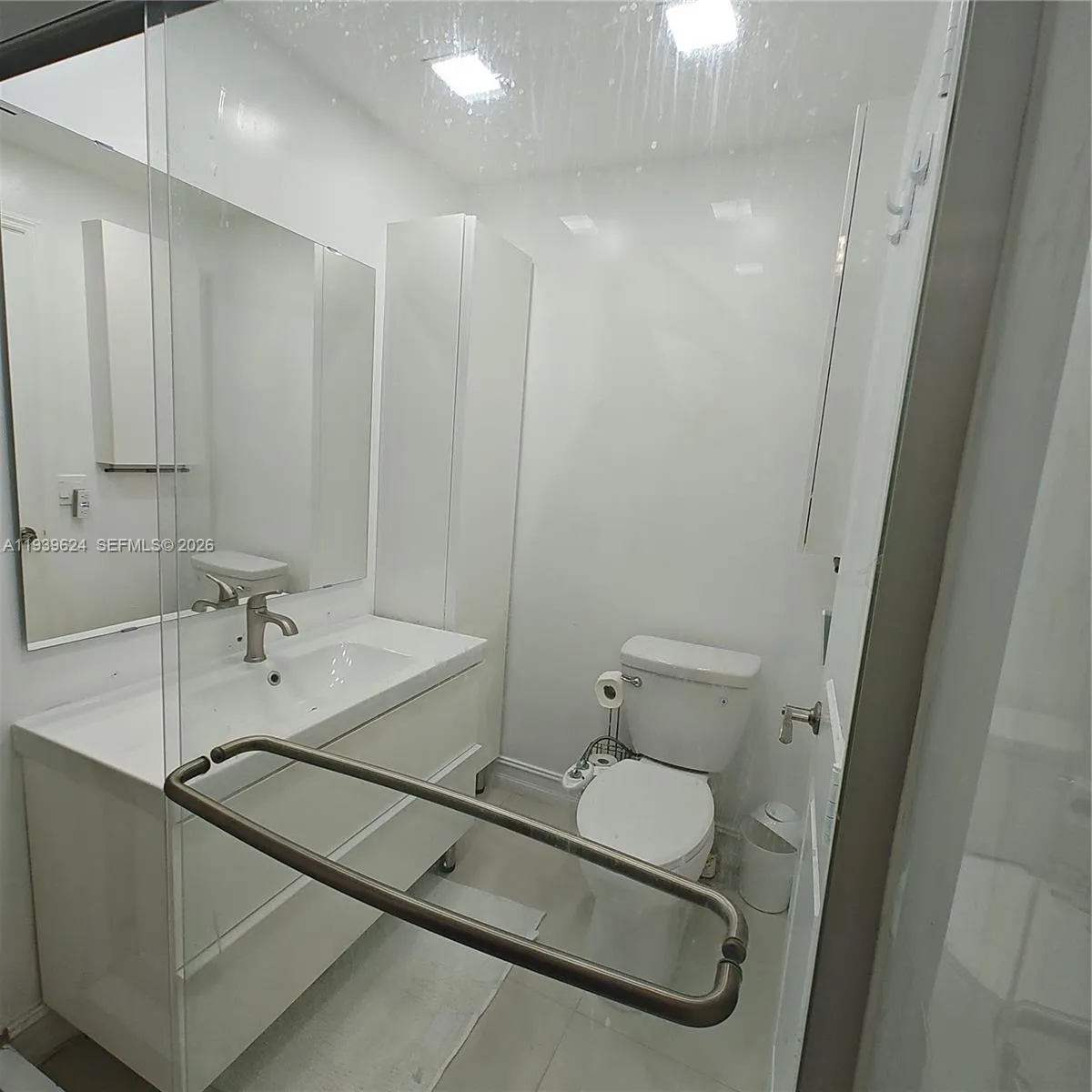 2750 NE 183rd St # 301, Aventura FL 33160