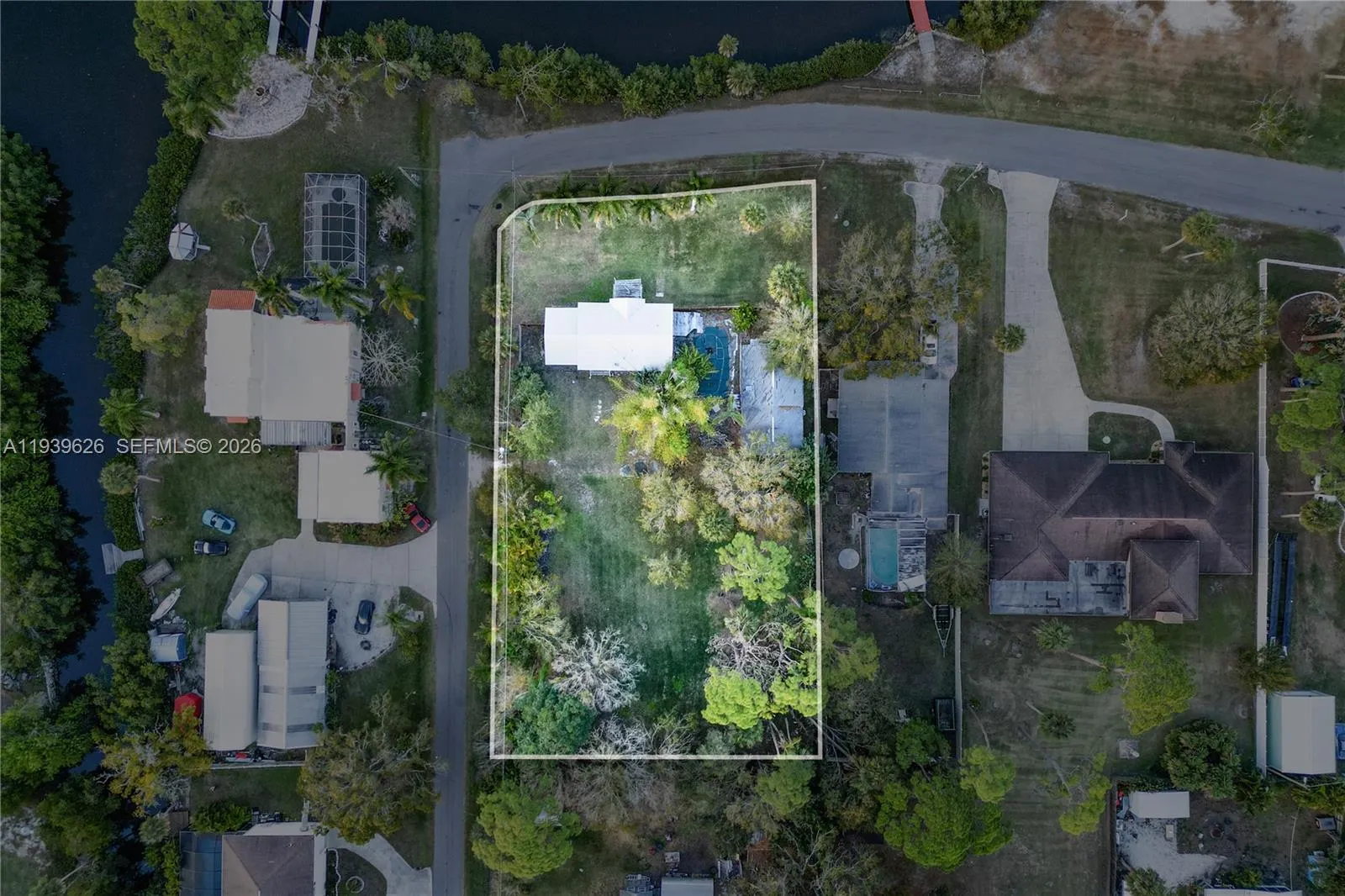 302 5th St SW, Other City - In The State Of Florida FL 33570