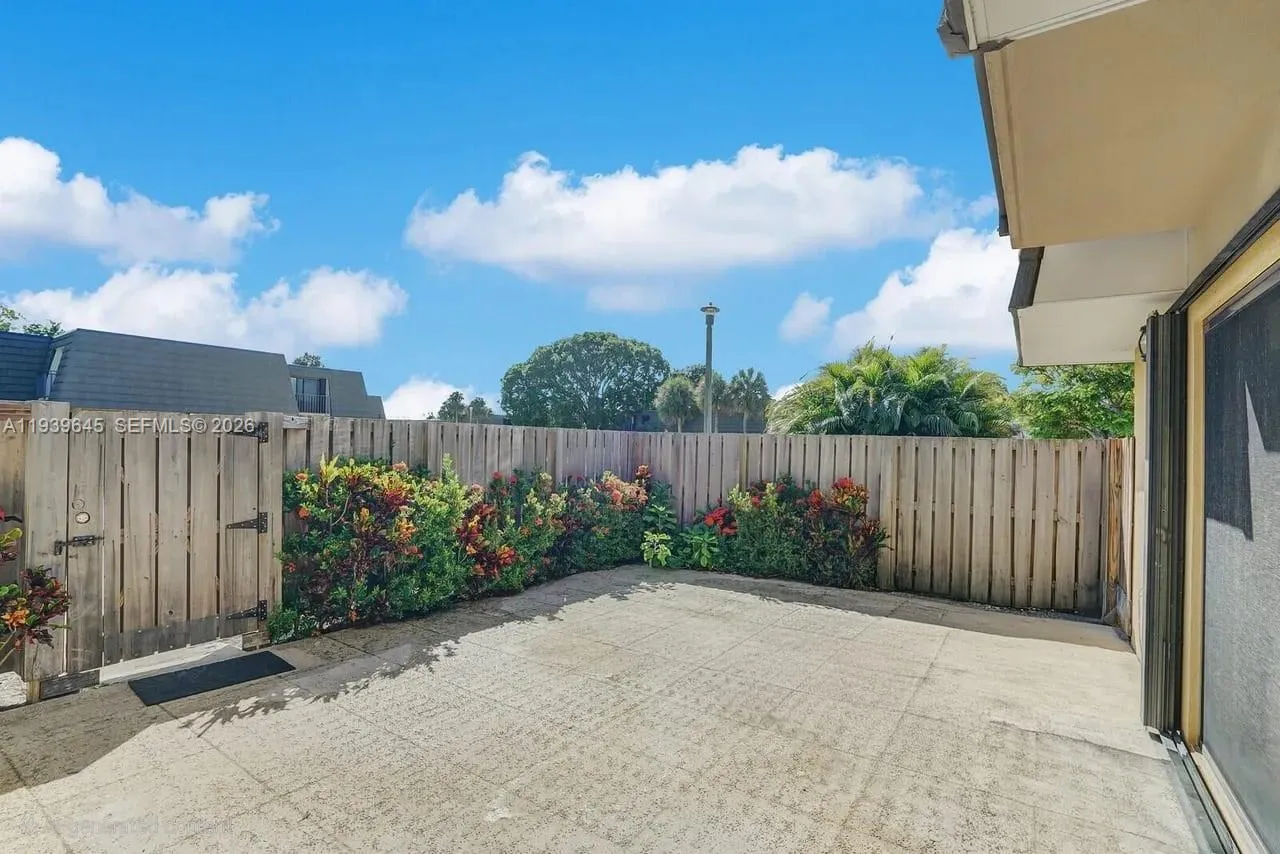 629 6th Way, West Palm Beach FL 33407