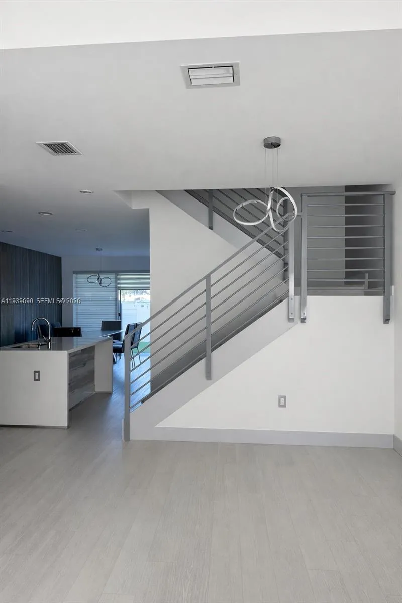 7220 NW 103rd Path, Doral FL 33178