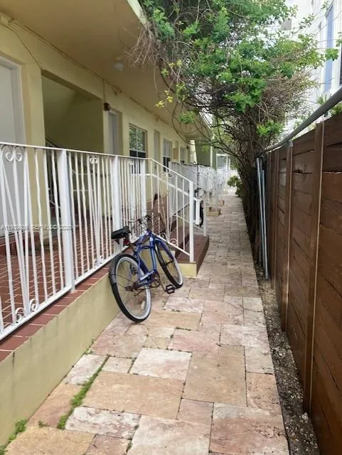 653 Michigan Ave # 10, Miami Beach FL 33139