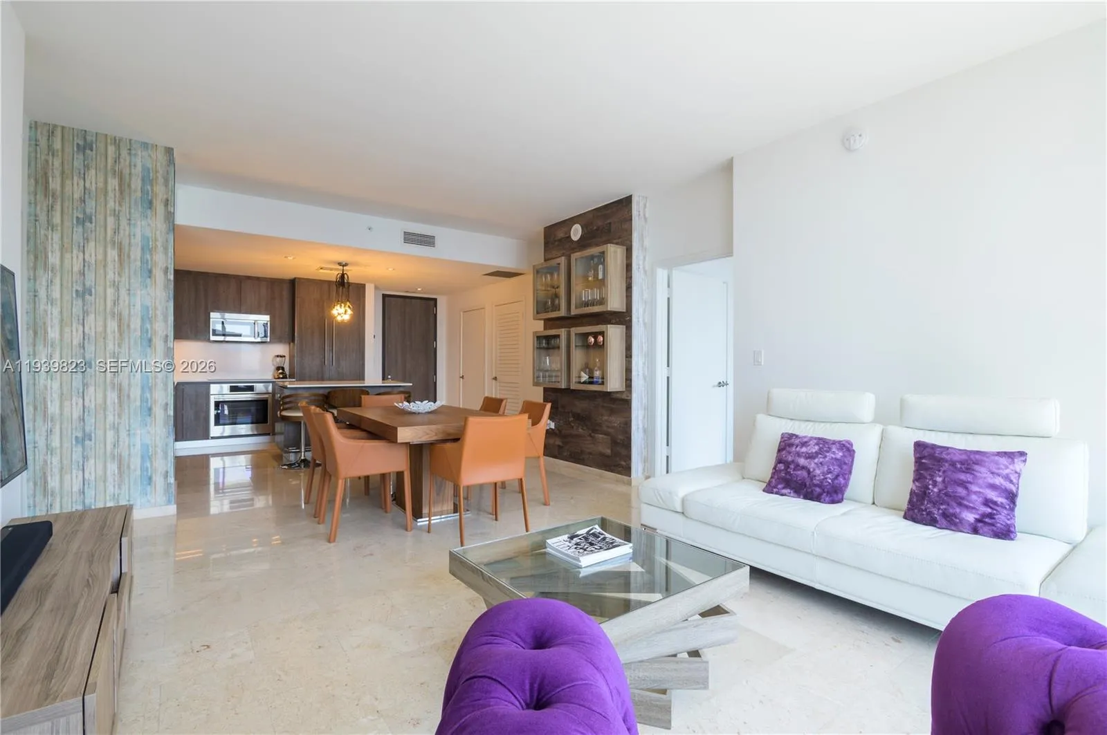 2 bedroom 1 bath for sale at 88 SW 7th St # 3405, Miami FL 33130