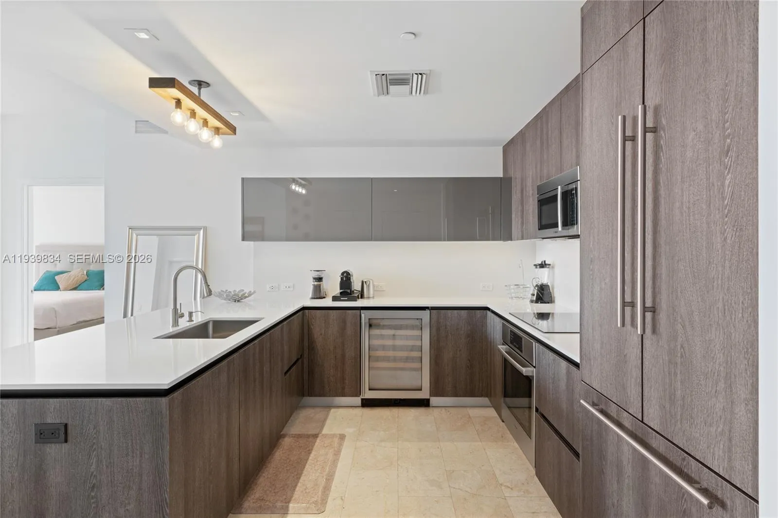 88 SW 7 Street # 3403, Miami FL 33130