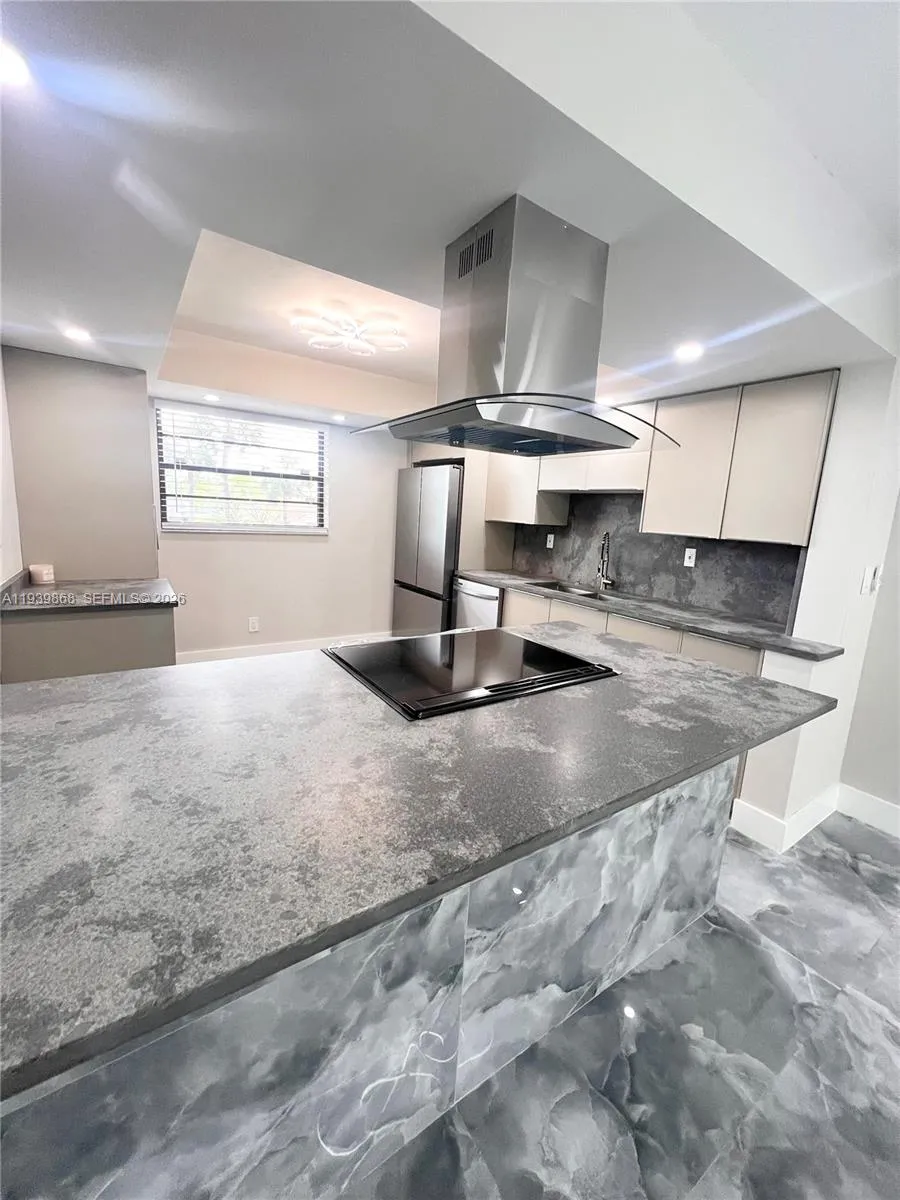 4930 E Sabal Palm Blvd # 206, Tamarac FL 33319