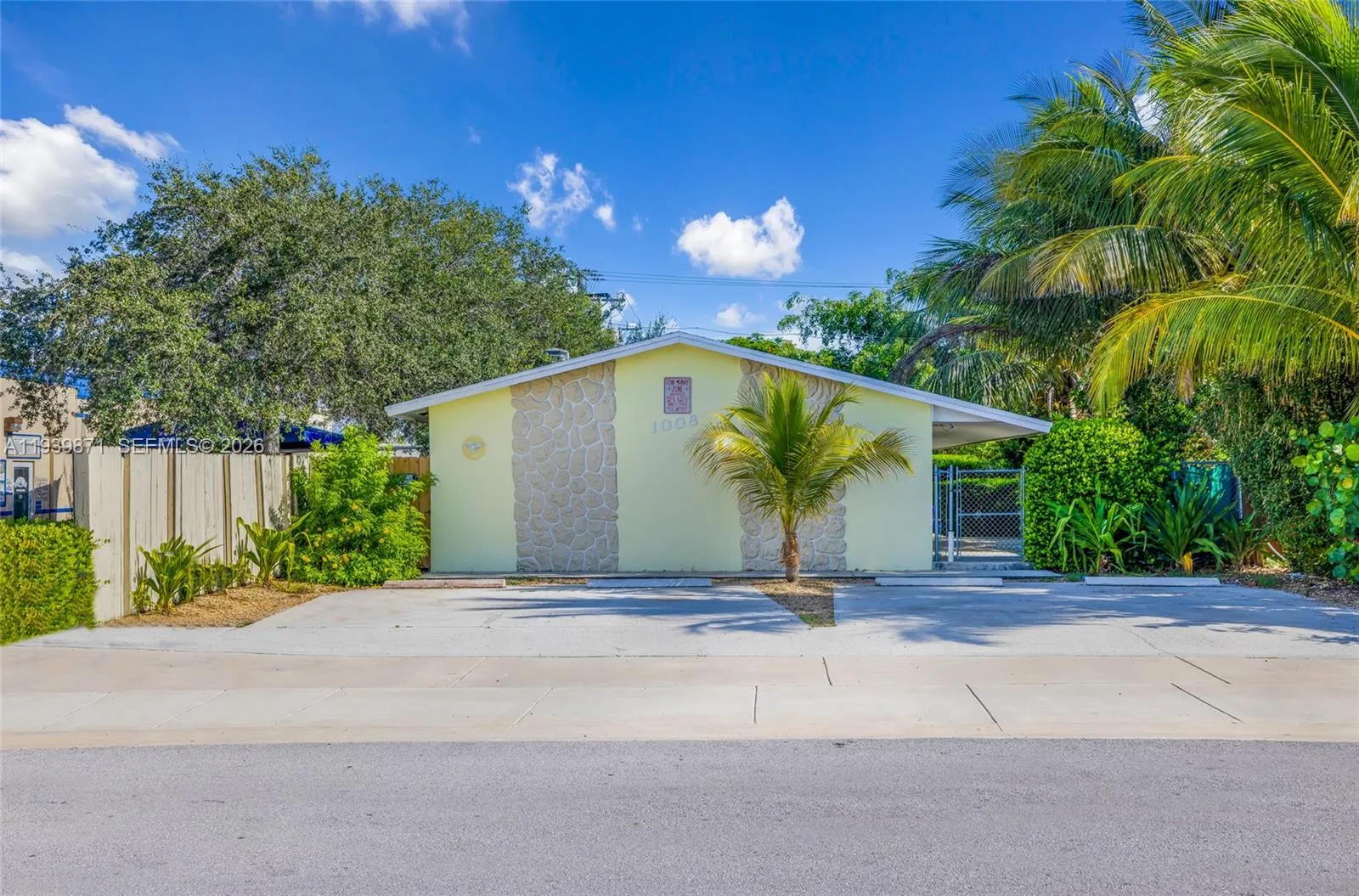 for sale at 1008 18th Ave N, Lake Worth FL 33460