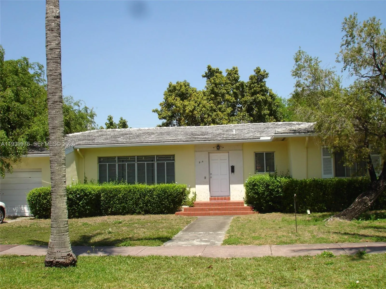 2 bedroom 2 bath for rent at 509 GERONA AV, Coral Gables FL 33146