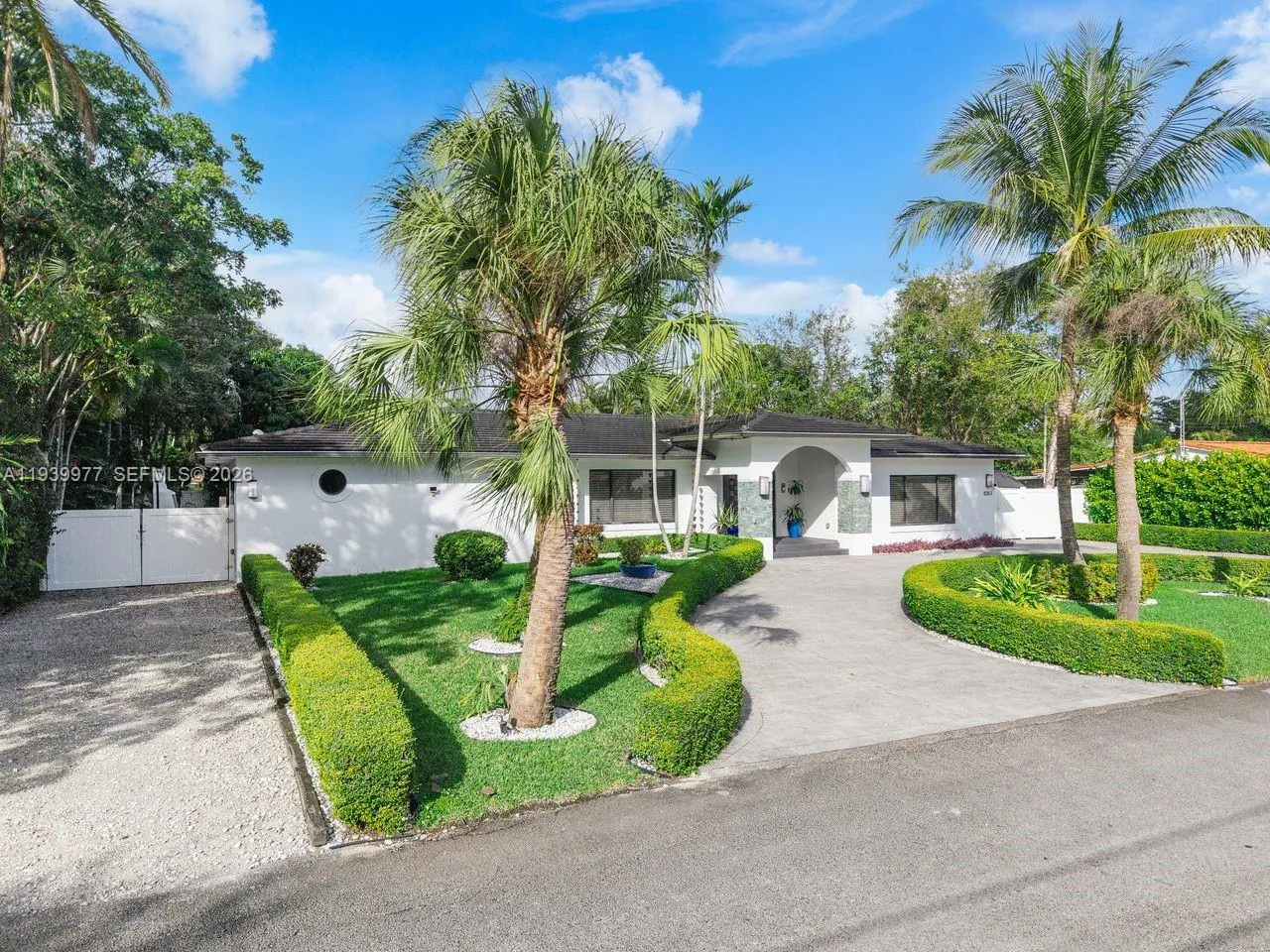 5 bedroom 6 bath for sale at 8363 SW 98th St, Miami FL 33156