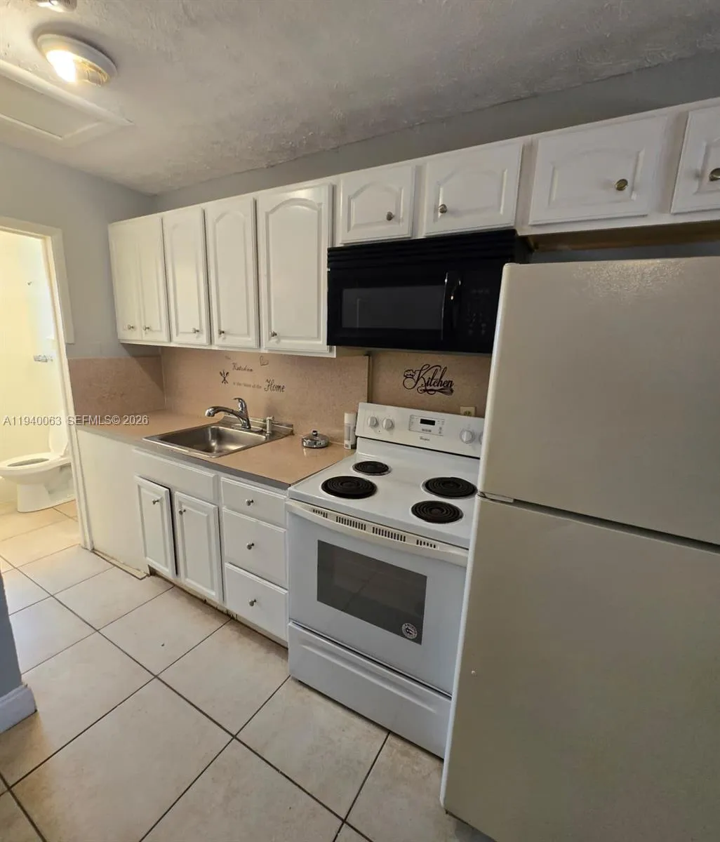 3981 SW 12th Pl # 2, Fort Lauderdale FL 33312