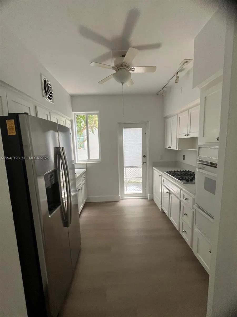 3921 N Meridian Ave, Miami Beach FL 33140
