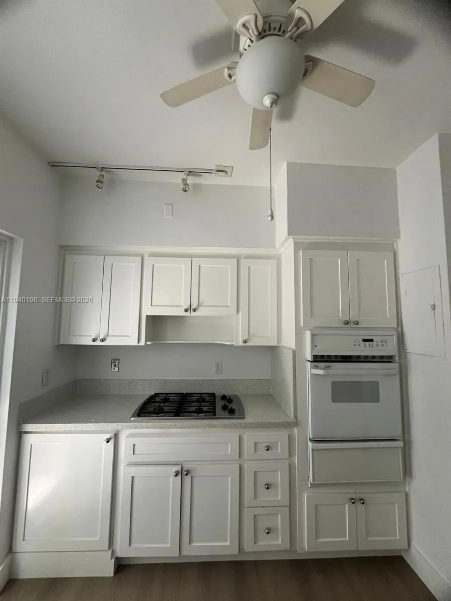3921 N Meridian Ave, Miami Beach FL 33140