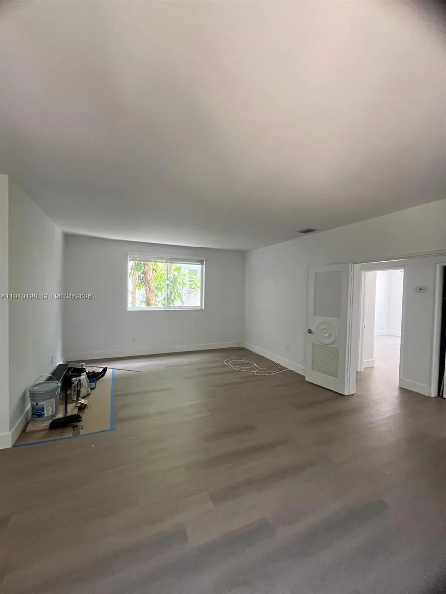 3921 N Meridian Ave, Miami Beach FL 33140