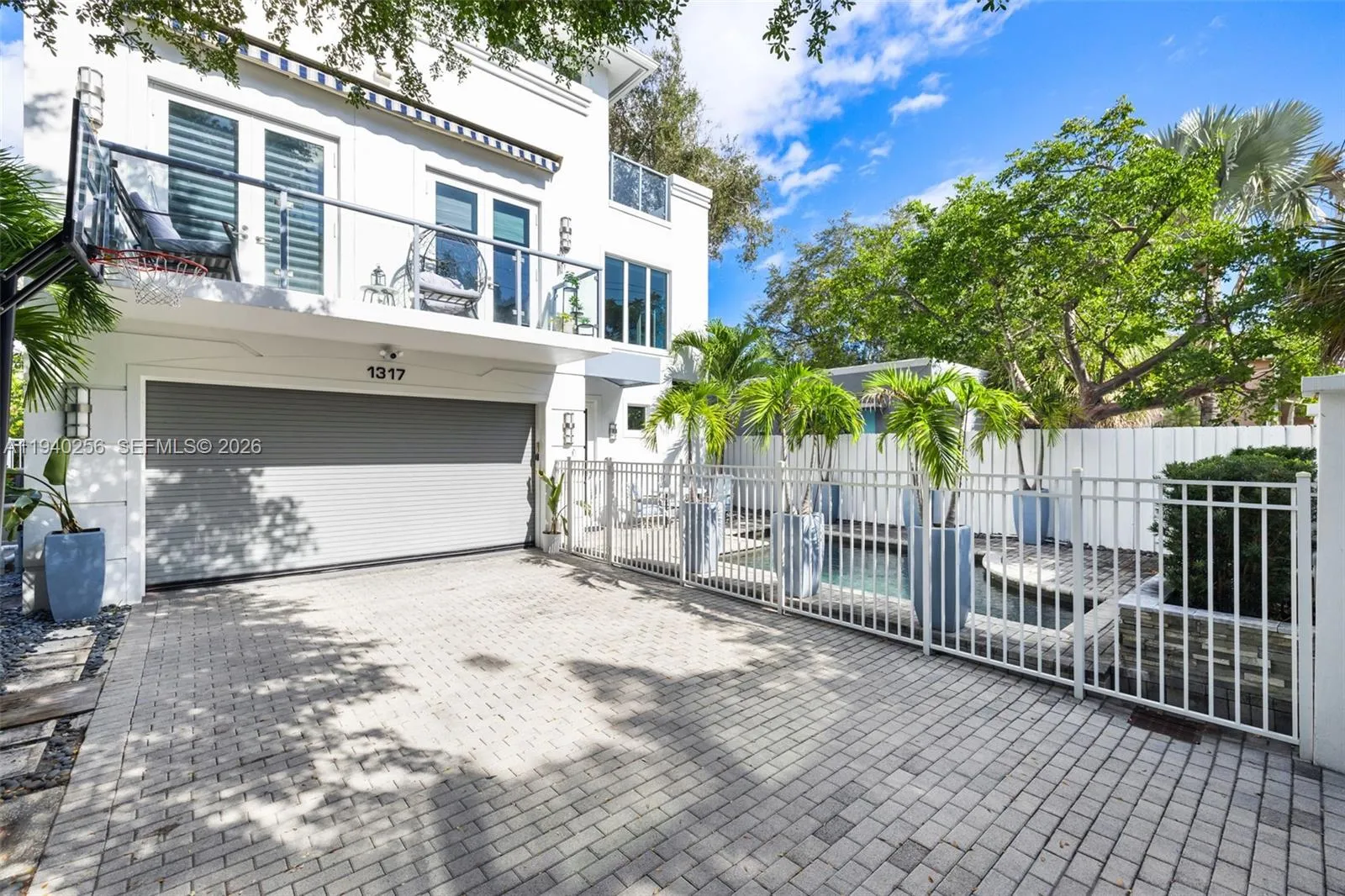 1317 NE 2nd St, Fort Lauderdale FL 33301