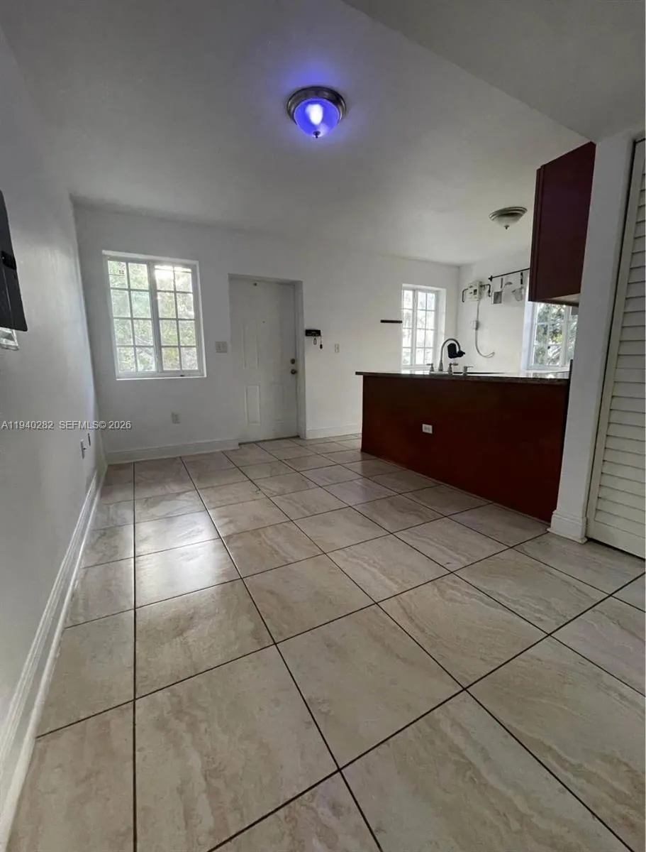 210 NW 16th St, Miami FL 33136