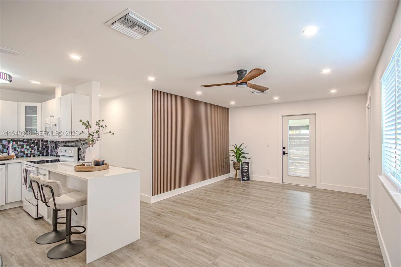 801 NE 57th St, Oakland Park FL 33334