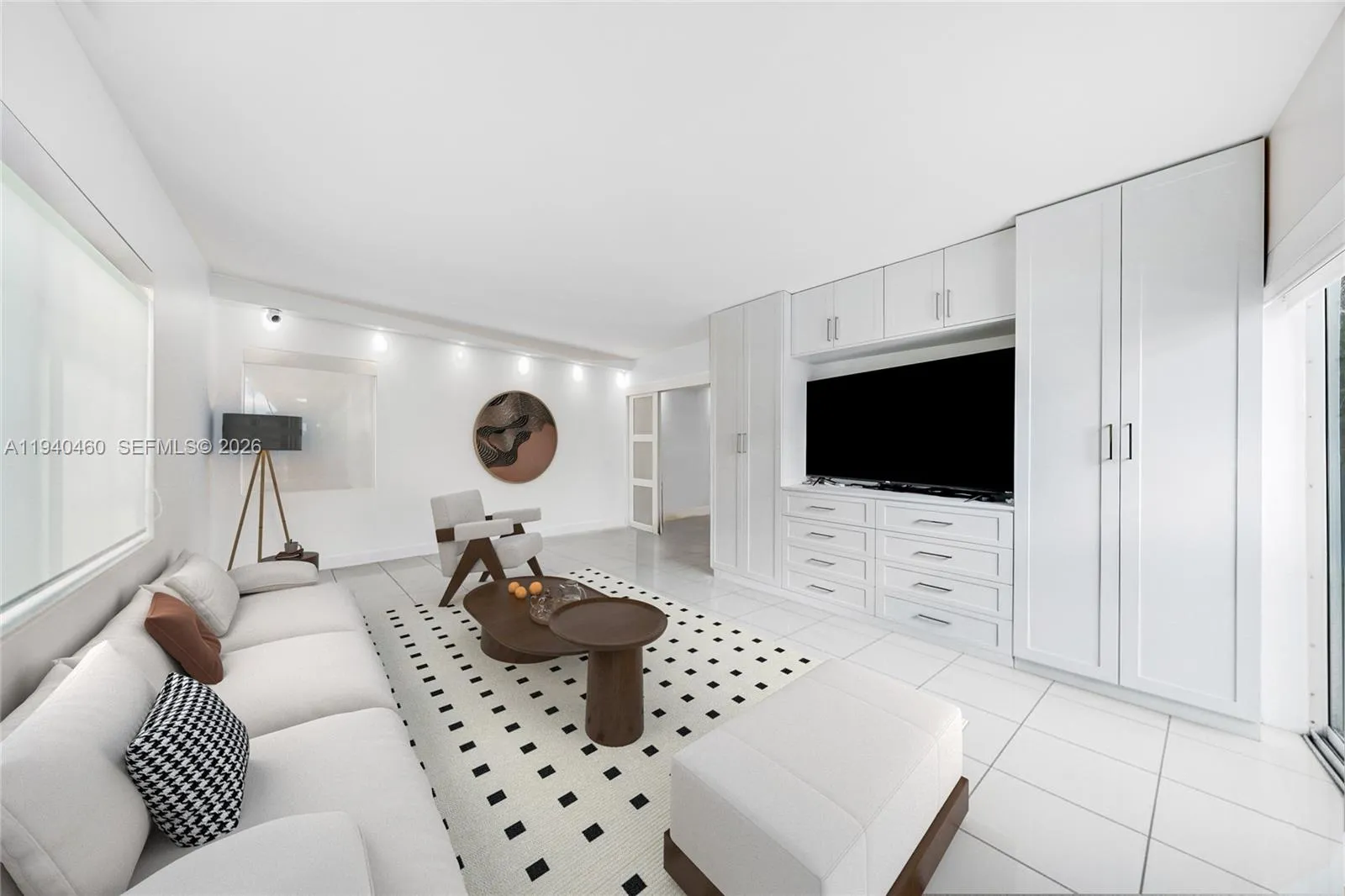 1 bedroom 1 bath for sale at 1135 Euclid Ave # 101, Miami Beach FL 33139