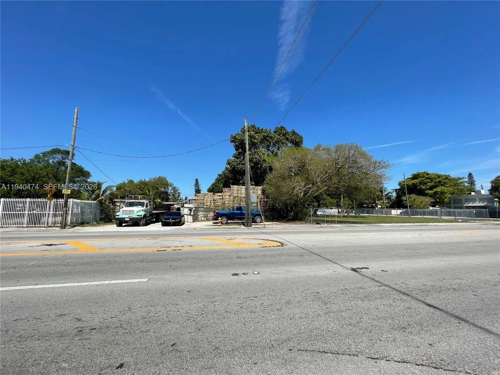 3021 NW 54th St, Miami FL 33142