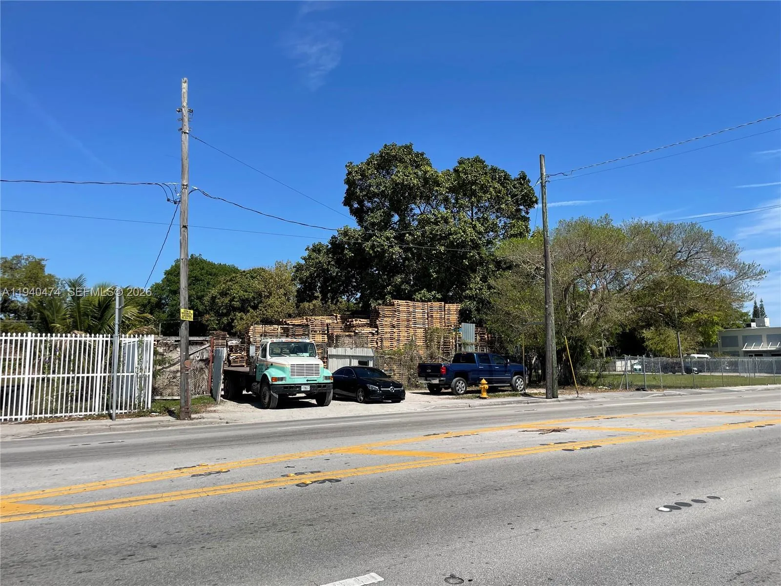 3021 NW 54th St, Miami FL 33142