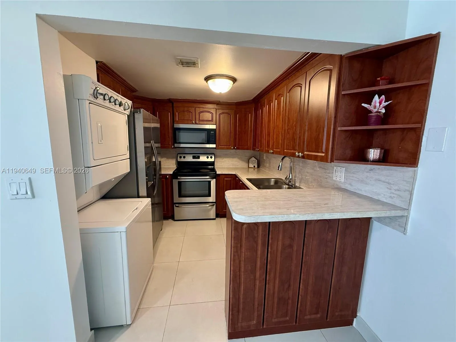 20 SW 108th Ave # F, Sweetwater FL 33174