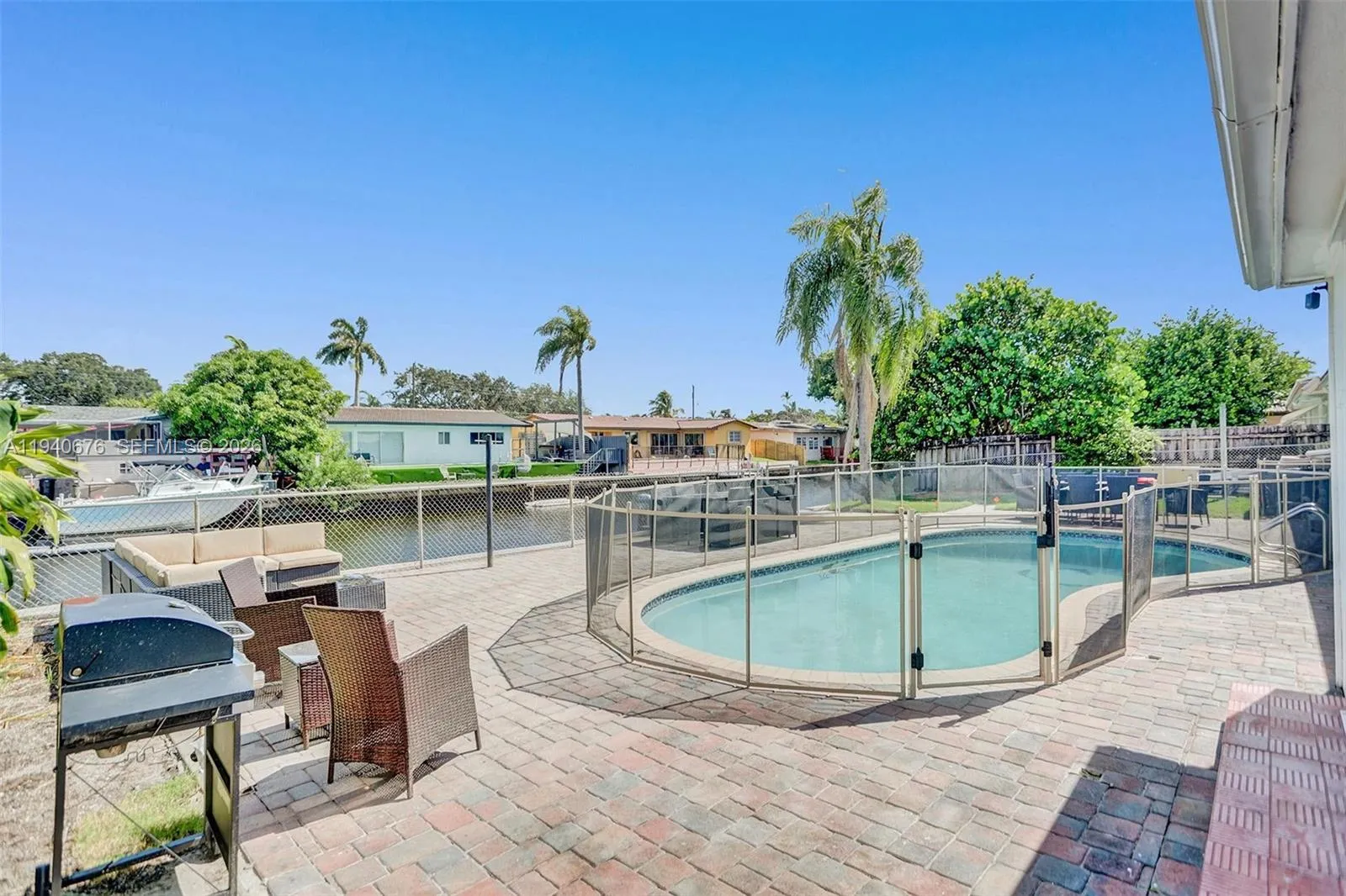 5 bedroom 3 bath for sale at 2827 Arthur St, Hollywood FL 33020