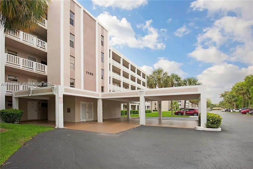 2 bedroom 2 bath for sale at 1100 NW 87th Ave # 403, Coral Springs FL 33071