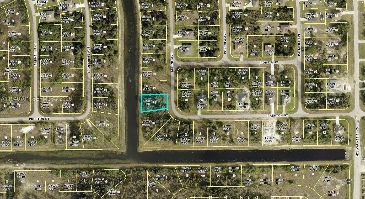 for sale at 432 Pauline, Lehigh Acres FL 33974